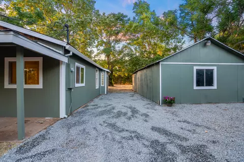 Exterior - 4082 Fig Tree Ln, Redding, CA 96002 photo 5 of 16