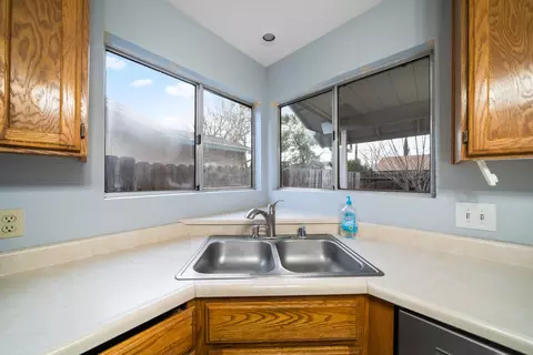 3636 Capricorn Way, Redding, CA 96002 photo 11