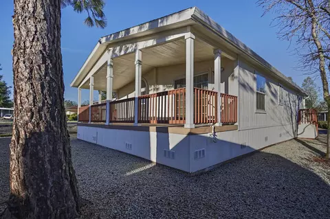 490 Silkwood Dr, Redding, CA 96003