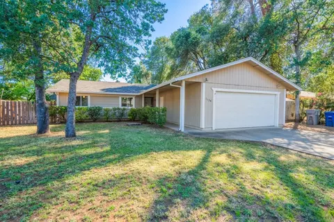 1134 Belcrest Dr, Redding, CA 96003 photo 4