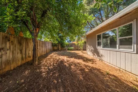 1134 Belcrest Dr, Redding, CA 96003 photo 27
