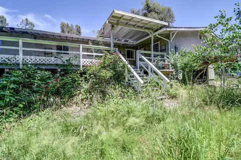Exterior - 2955 Quartz Hill Rd, Redding, CA 96003 photo 2 of 10