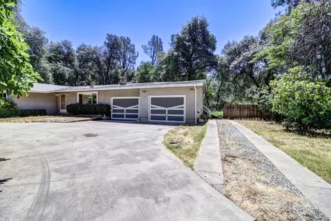 Exterior - 2955 Quartz Hill Rd, Redding, CA 96003 photo 9 of 10