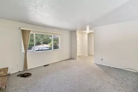 Living - 2955 Quartz Hill Rd, Redding, CA 96003 photo 3 of 3