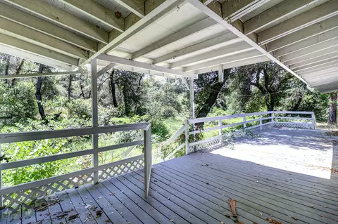 Exterior - 2955 Quartz Hill Rd, Redding, CA 96003 photo 7 of 10