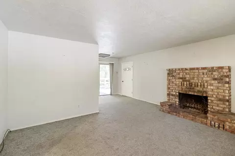 Living - 2955 Quartz Hill Rd, Redding, CA 96003 photo 2 of 3