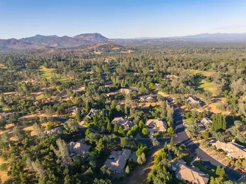 View/Area - 19674 San Vincente Dr, Redding, CA 96003 photo 3 of 9