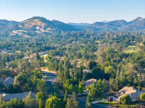 View/Area - 19674 San Vincente Dr, Redding, CA 96003 photo 8 of 9