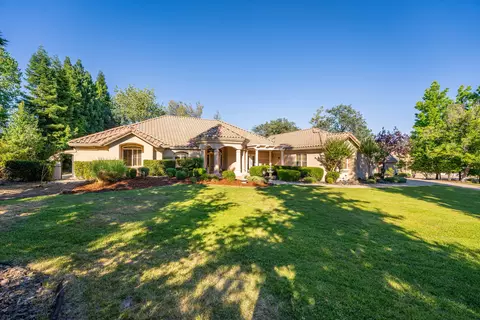 Exterior - 19674 San Vincente Dr, Redding, CA 96003 photo 9 of 25
