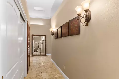 Entry Way - 19674 San Vincente Dr, Redding, CA 96003 photo 5 of 6