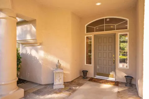 Entry Way - 19674 San Vincente Dr, Redding, CA 96003 photo 6 of 6