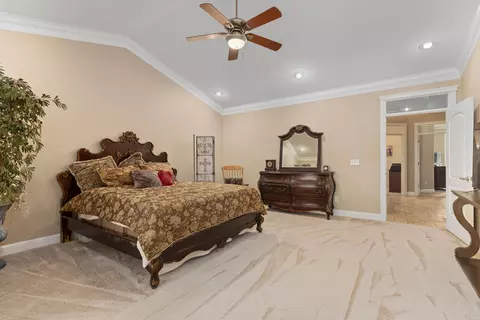 Bedroom - 19674 San Vincente Dr, Redding, CA 96003 photo 2 of 10