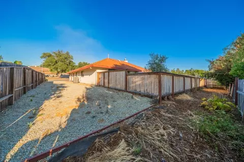 3694 Canterbury Dr, Redding, CA 96002 photo 33