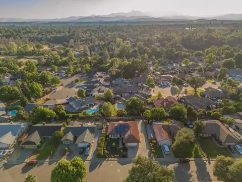 3694 Canterbury Dr, Redding, CA 96002 photo 41