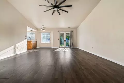 3694 Canterbury Dr, Redding, CA 96002 photo 6