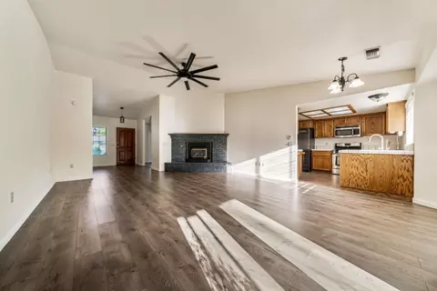 3694 Canterbury Dr, Redding, CA 96002 photo 7