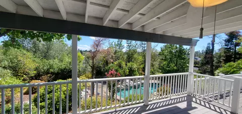 Exterior - 1683 St Andrews Ave, Redding, CA 96003 photo 14 of 17
