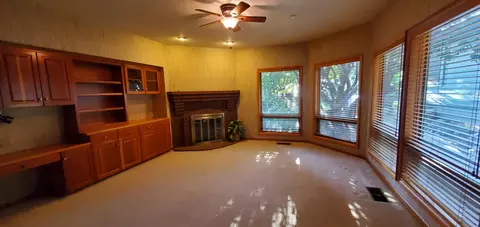 Living - 1683 St Andrews Ave, Redding, CA 96003 photo 11 of 16