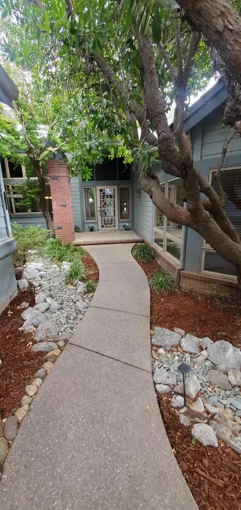 Exterior - 1683 St Andrews Ave, Redding, CA 96003 photo 4 of 17