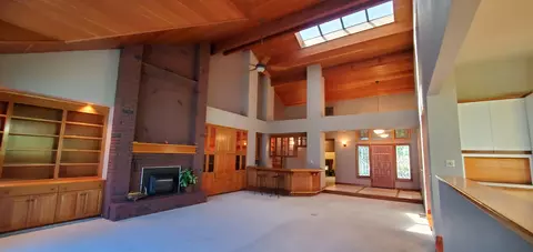 Living - 1683 St Andrews Ave, Redding, CA 96003 photo 9 of 16