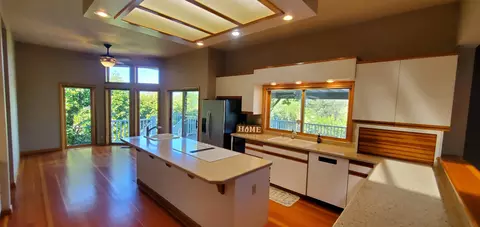 Kitchen - 1683 St Andrews Ave, Redding, CA 96003 photo 3 of 4