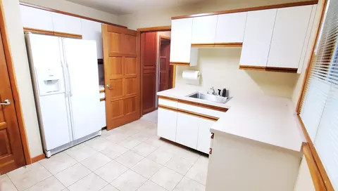 Kitchen - 1683 St Andrews Ave, Redding, CA 96003 photo 4 of 4
