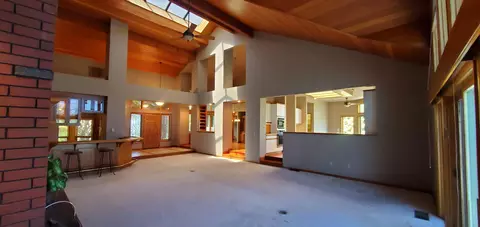 Living - 1683 St Andrews Ave, Redding, CA 96003 photo 10 of 16