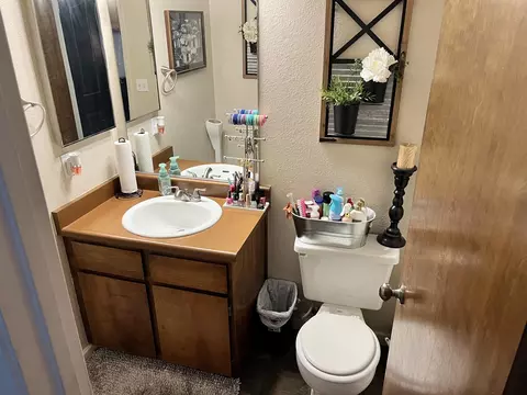 1112 Burton Dr, Redding, CA 96003 photo 18