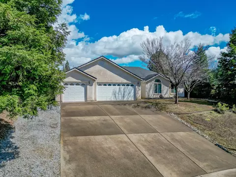 3055 Avington Way, Shasta Lake, CA 96019
