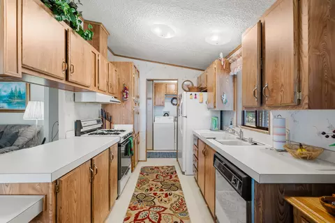 1104 Shawnee Trl, Redding, CA 96003 photo 9
