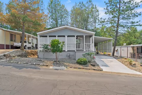 1104 Shawnee Trl, Redding, CA 96003