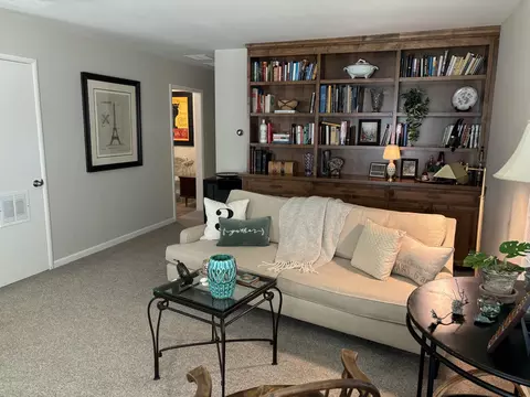 Living - 2264 Paris Ave, Redding, CA 96001 photo 2 of 6
