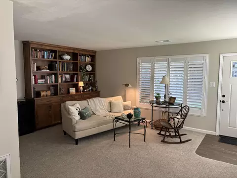 Living - 2264 Paris Ave, Redding, CA 96001 photo 3 of 6