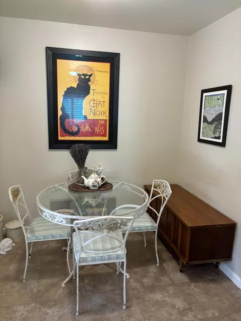 Dining - 2264 Paris Ave, Redding, CA 96001 photo 1 of 1