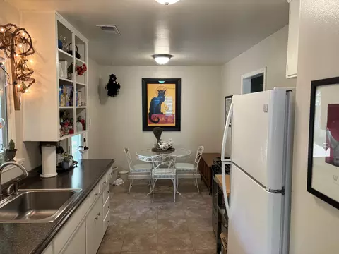 Kitchen - 2264 Paris Ave, Redding, CA 96001 photo 3 of 4