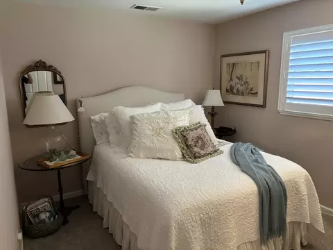 Bedroom - 2264 Paris Ave, Redding, CA 96001 photo 1 of 3