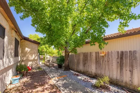 688 Buckthorn Dr, Redding, CA 96003 photo 32