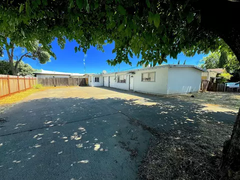 1140 Bond St, Redding, CA 96002 photo 1