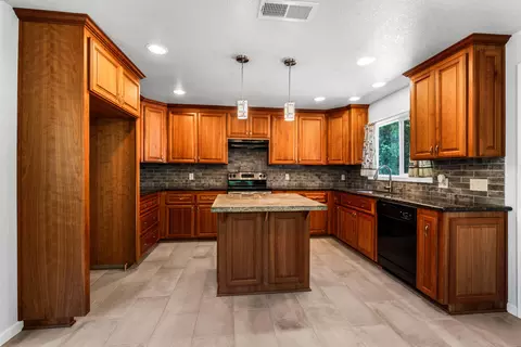 5636 Pleasant View Dr, Anderson, CA 96007 photo 4