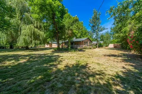 5636 Pleasant View Dr, Anderson, CA 96007