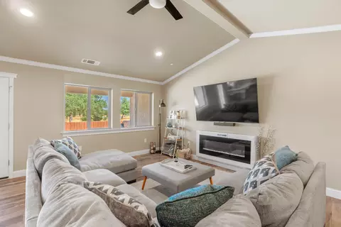 11369 Menlo Way, Redding, CA 96003 photo 4