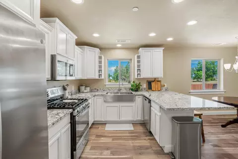 11369 Menlo Way, Redding, CA 96003 photo 9