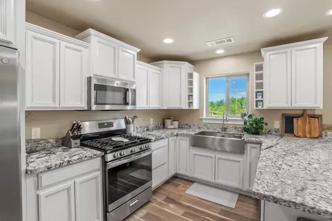 11369 Menlo Way, Redding, CA 96003 photo 10