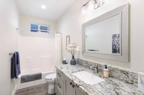 Bath - 1388 Spinnaker Dr, Redding, CA 96003 photo 3 of 3