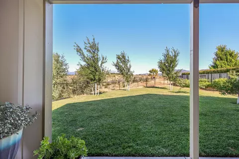 Exterior - 1388 Spinnaker Dr, Redding, CA 96003 photo 5 of 11