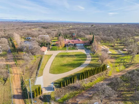 16930 Oak Tree Ave, Cottonwood, CA 96022
