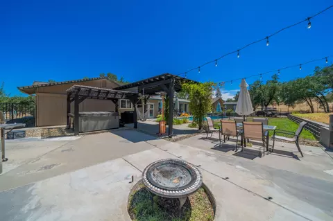 Exterior - 10852 Oak Run Rd, Oak Run, CA 96069 photo 17 of 33
