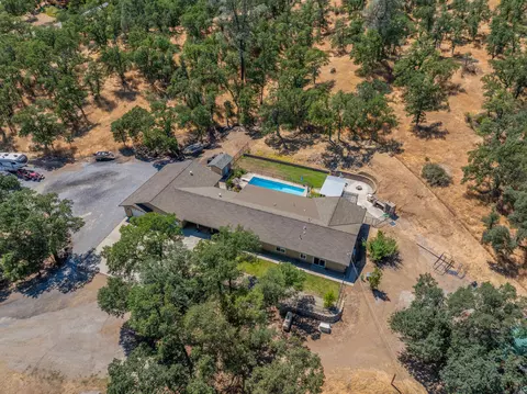 View/Area - 10852 Oak Run Rd, Oak Run, CA 96069 photo 3 of 20