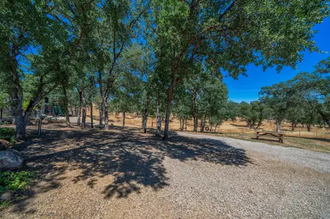 Exterior - 10852 Oak Run Rd, Oak Run, CA 96069 photo 28 of 33