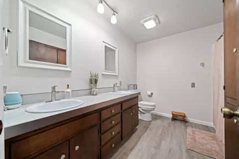 Bath - 10852 Oak Run Rd, Oak Run, CA 96069 photo 3 of 3